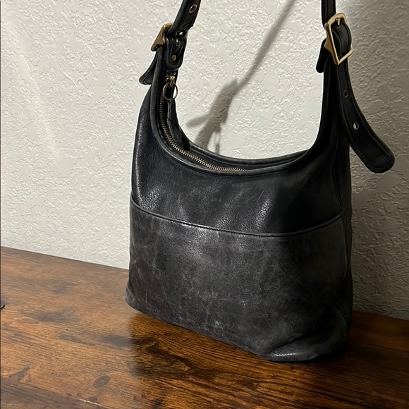 Vintage Coach Black Leather Shoulder Bag